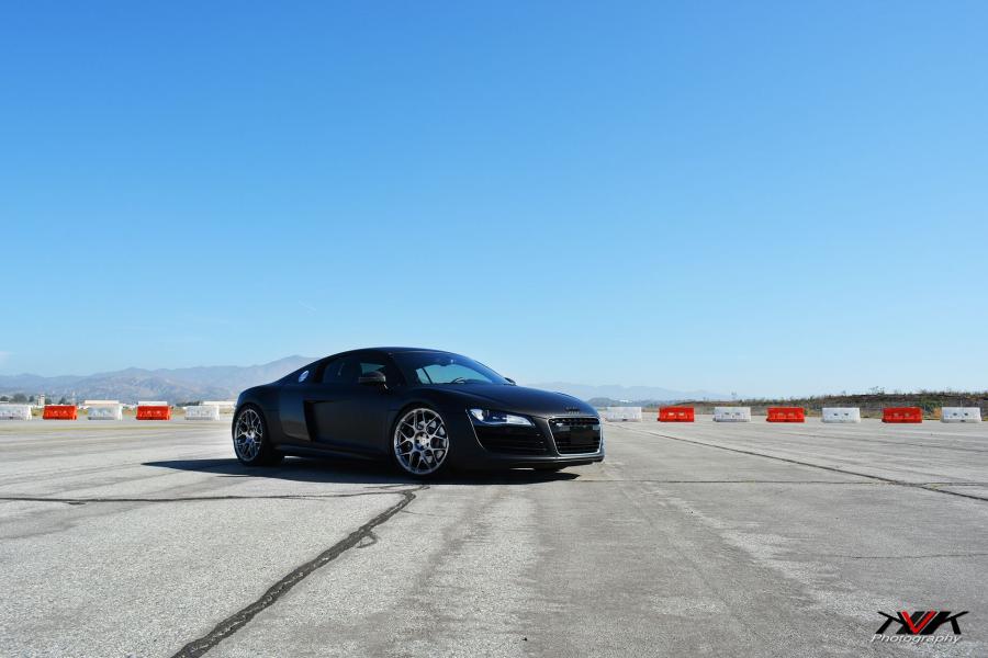  Audi R8 on HRE Wheels (P40SC) 2014 года  (фото 8 из 20)